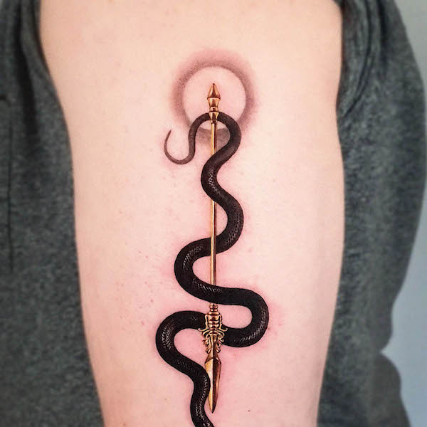 47 magnifiques tatouages ​​​​de serpent pour les femmes avec un sens